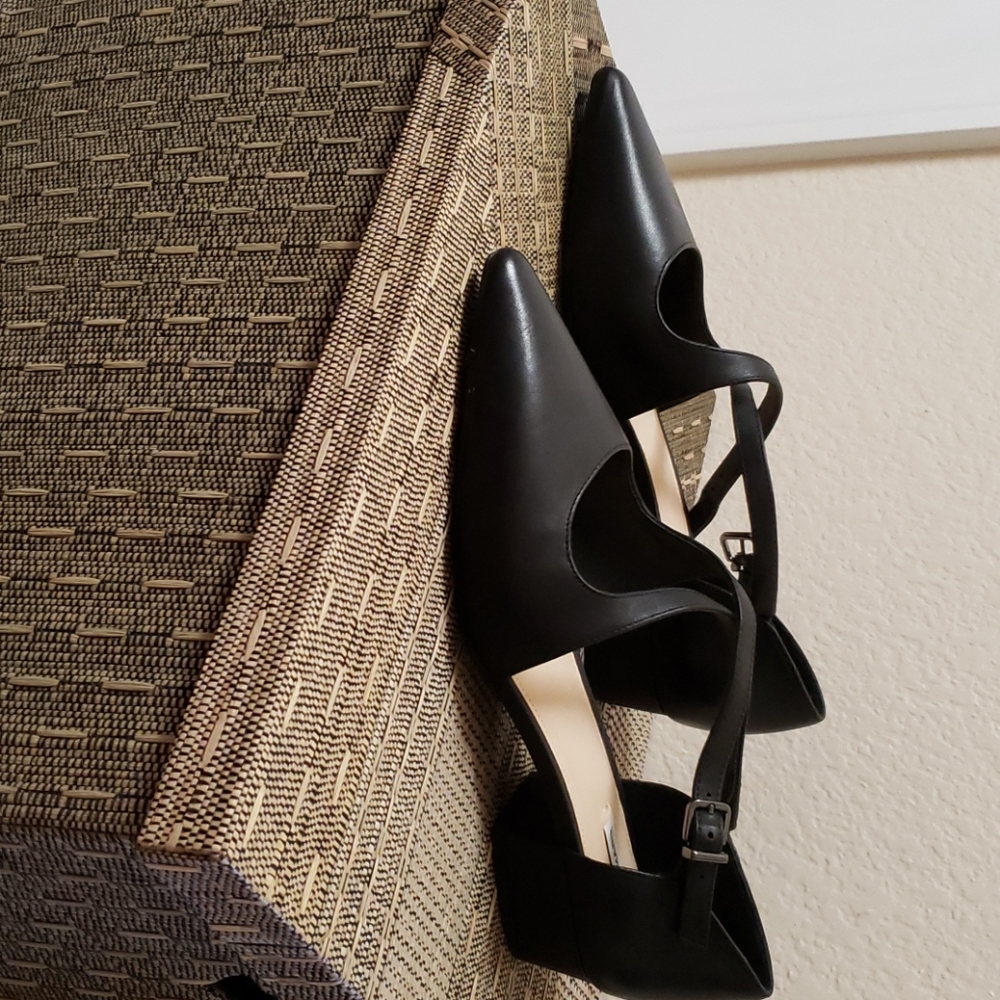 Black crisscross strap flats